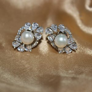 white silver tone pearl earrings