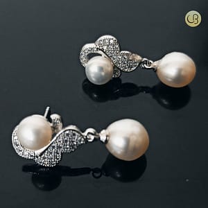 Cloud Crystal - White drop pearl earrings