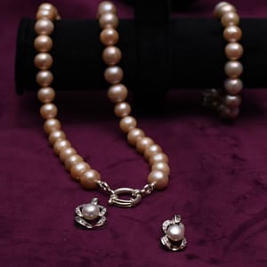 Pearl Necklace with removable pendant