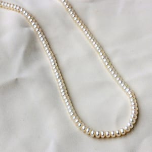 Button Pearl Chain