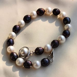 White and Black Pearl Bracelet